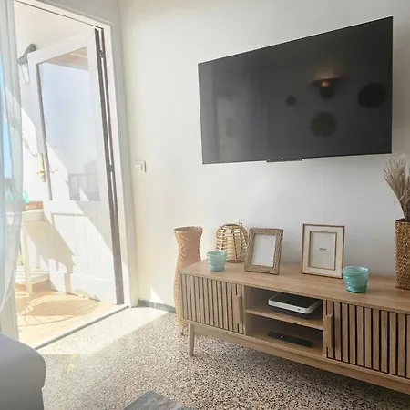 New Neverending Seaview Apartments, Achacay, Cristianos, Tenerife *