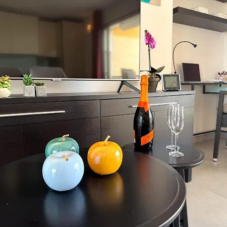 New Neverending Seaview Apartments, Achacay, Cristianos, Tenerife Los Cristianos (Tenerife)